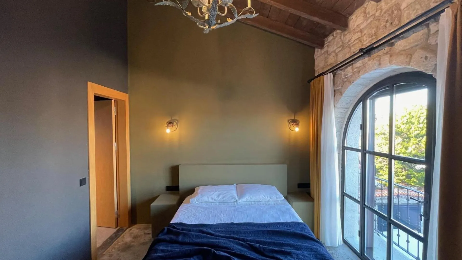 Rhea Alacati Boutique Hotel