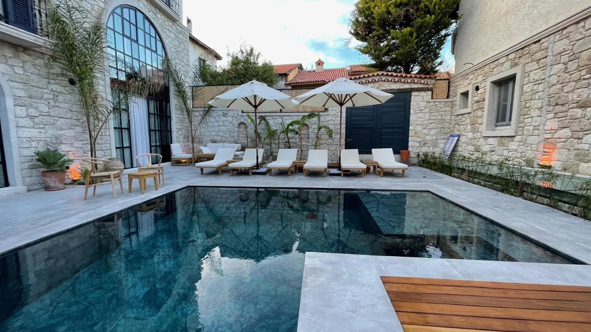 Rhea Alacati Boutique Hotel